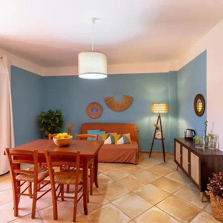 Romantic Bohemien Apartment- Private Terrace Piscinas
